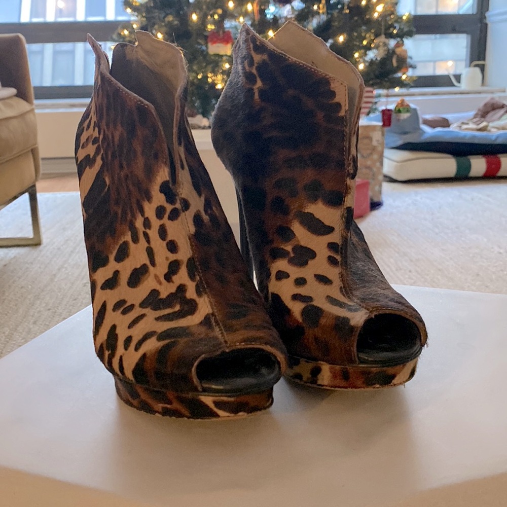 Kenneth Cole Leopard Print Open-Toe Booties. - image 2
